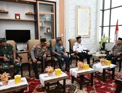 Kapolda Kepri Sambut Kedatangan Wapres di Tanjung Pinang