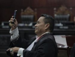 Hotman: Aneh Kemenangan Prabowo Mau Dibatalkan Pesan Moral Romo Magnis