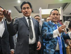 Hotman Paris Jengkel Tak Dapat Jawaban Ahli, Ketua MK Beri Sentilan