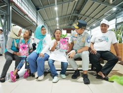 Jasa Raharja Berangkatkan Disabilitas Peserta Mudik Gratis Moda Kereta Api dari Stasiun Senen