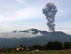 Gunung Marapi Erupsi Lagi, Sudah Meletus 23 Kali hingga Selasa Siang