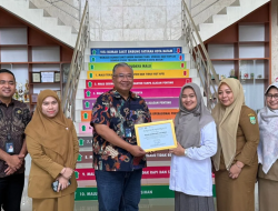 Jasa Raharja Kepri Serahkan Penghargaan Kualitas Layanan Rumah Sakit kepada Direktur RSUD Embung Fatimah