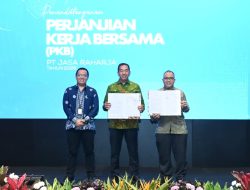 Saksikan Penandatanganan PKB Jasa Raharja dan Serikat Pekerja, Menaker Titip Tiga Agenda Strategis